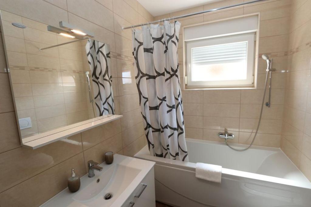 Guesthouse Medulin Buitenkant foto